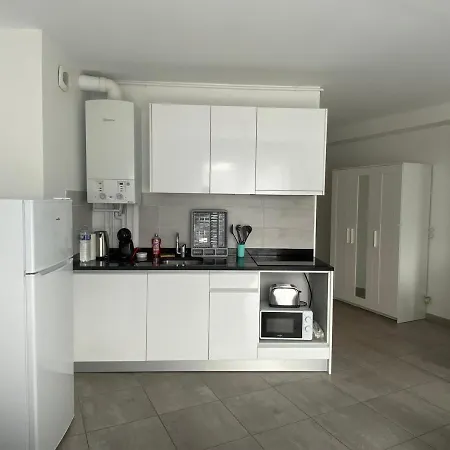 4t - 33 Avenue Gaston Chauvin Apartment *